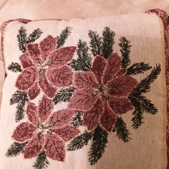 Pillows - Picture 4 of 6